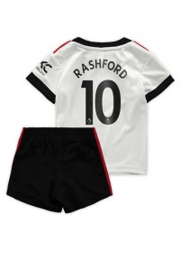 Fotbalové Dres Manchester United Marcus Rashford #10 Dětské Venkovní Oblečení 2022-23 Krátký Rukáv (+ trenýrky)